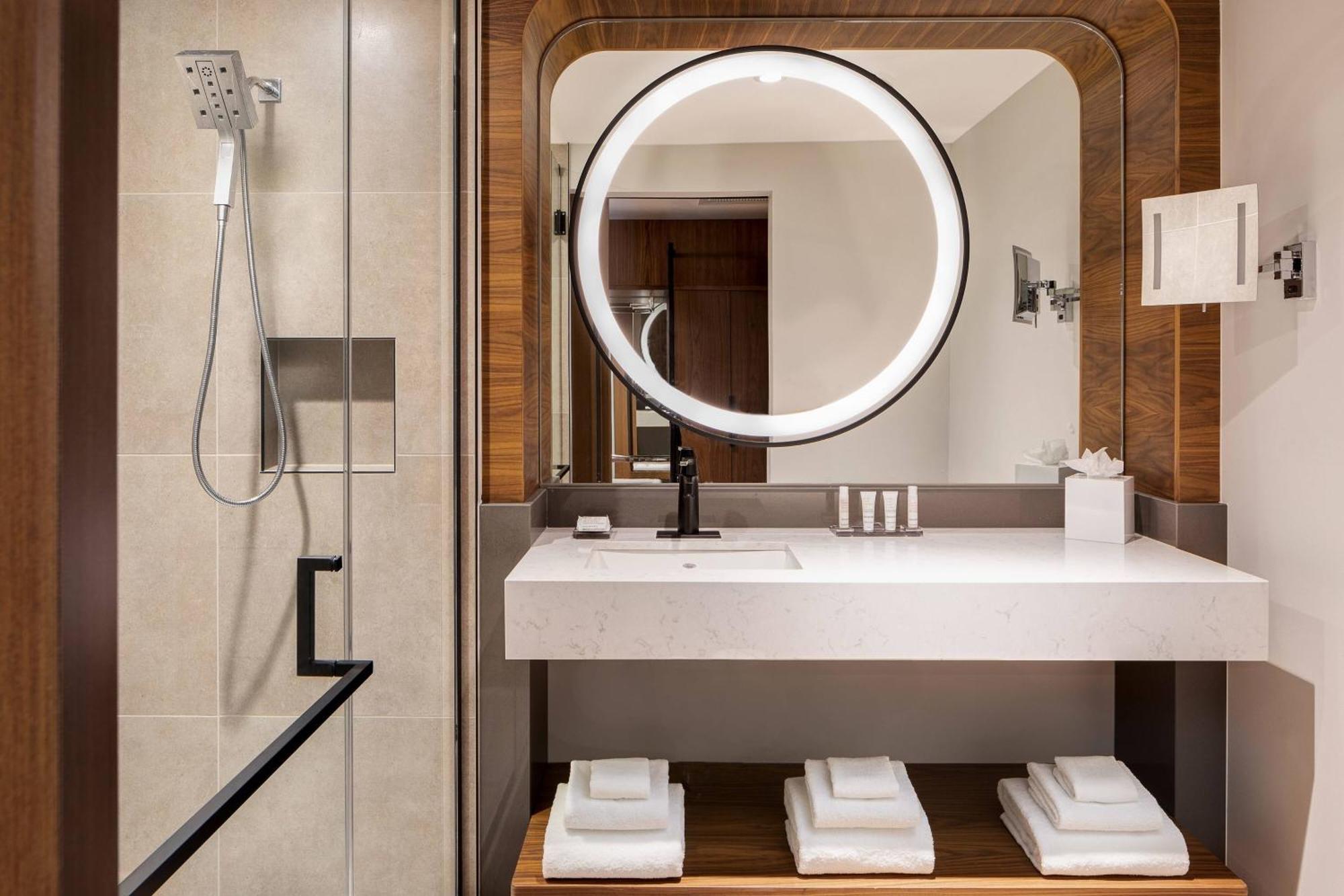 Odessa Marriott Hotel & Conference Center Buitenkant foto