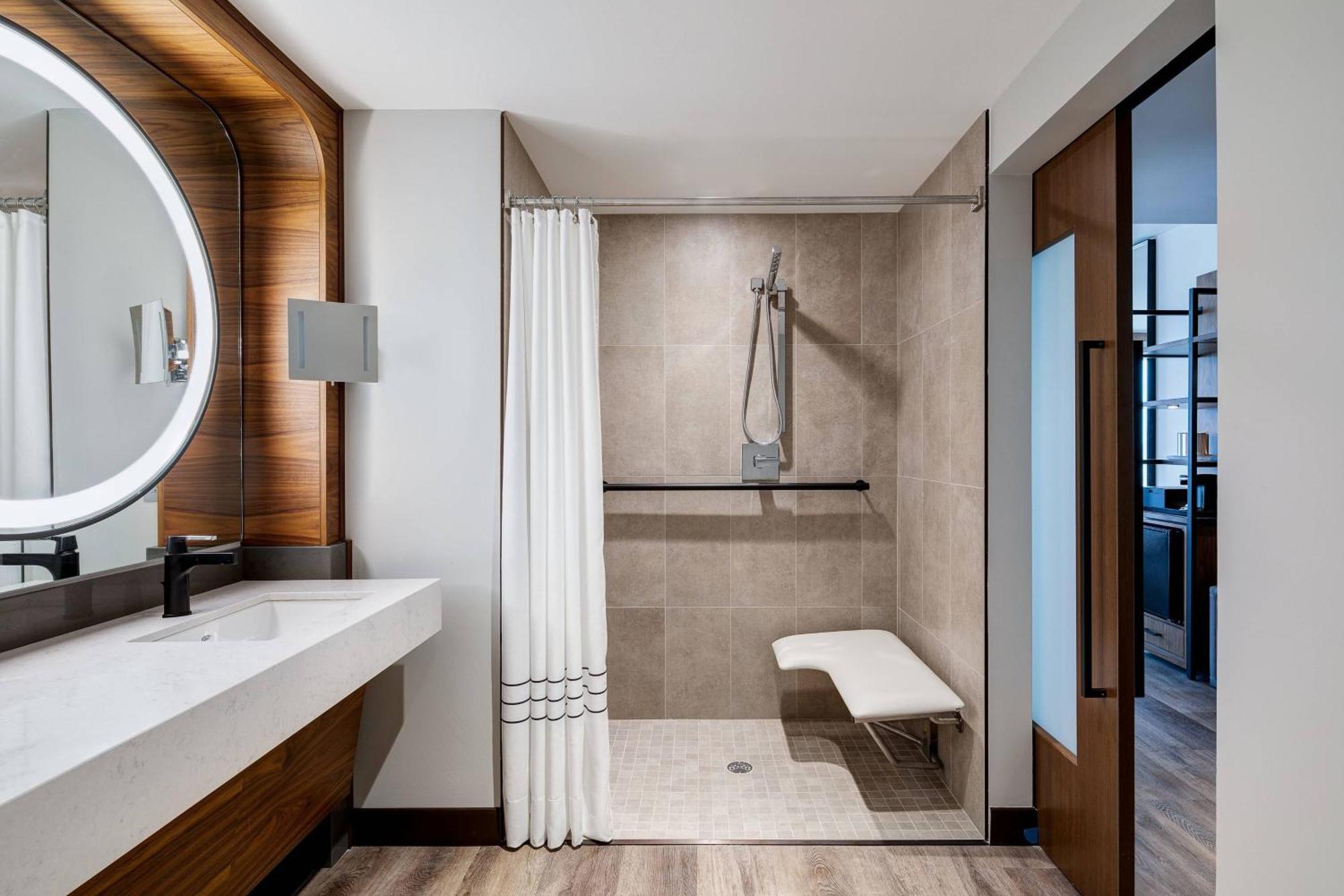 Odessa Marriott Hotel & Conference Center Buitenkant foto