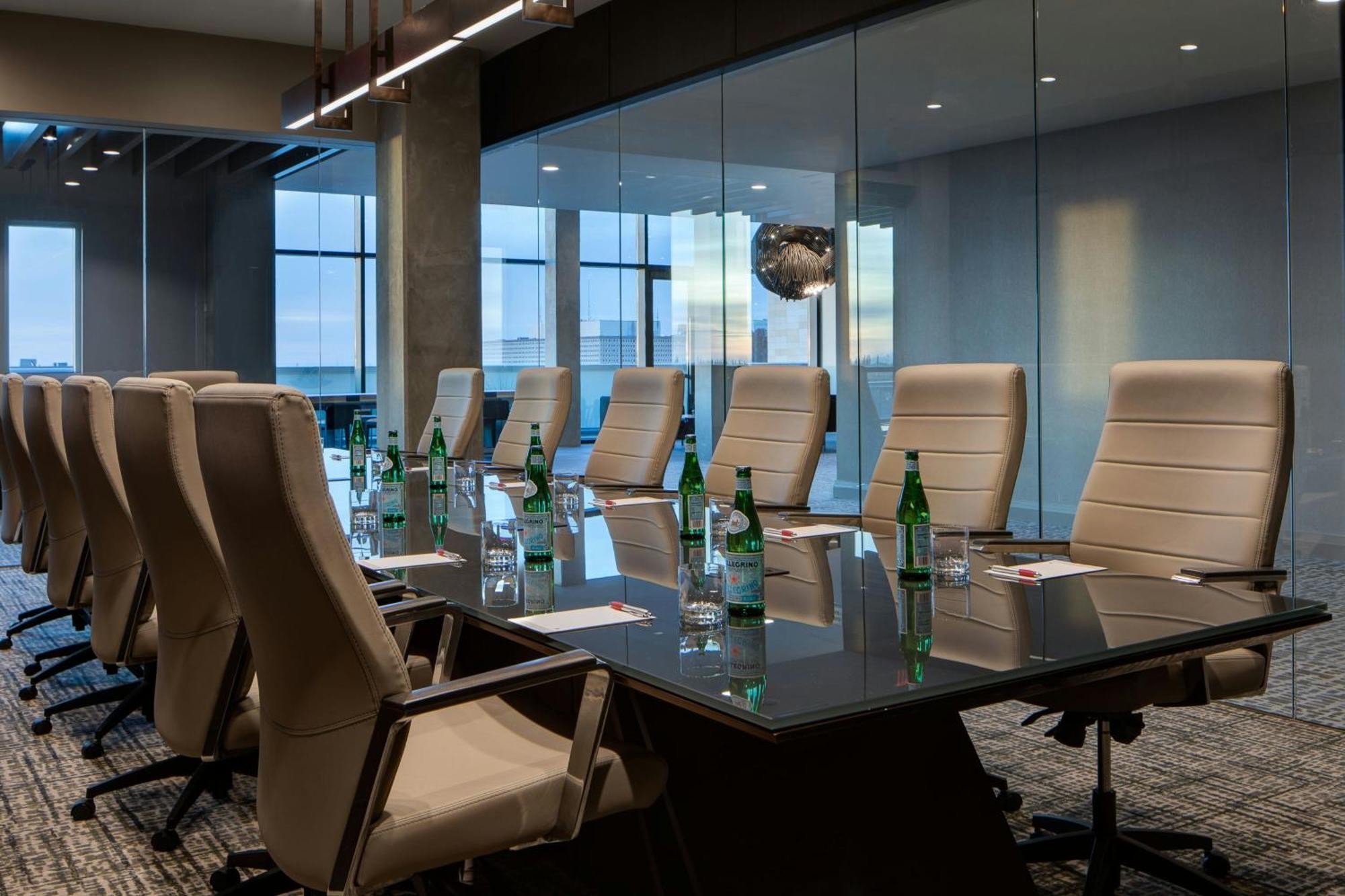 Odessa Marriott Hotel & Conference Center Buitenkant foto